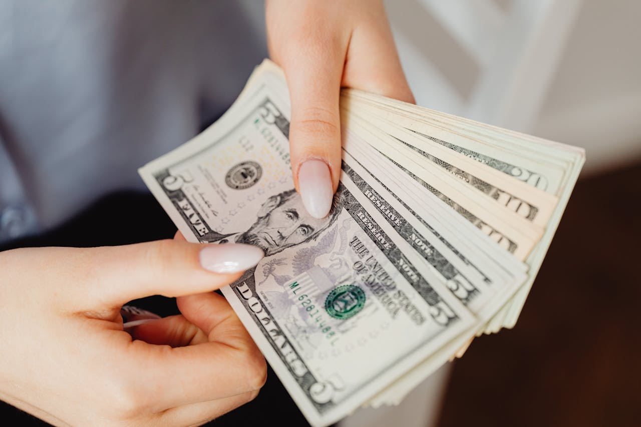 How to Keep Your Financial Resolutions This Year