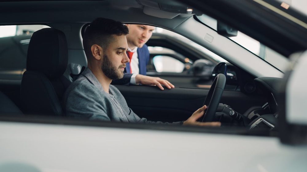 How to Safely Buy a Car With Your Tax Refund