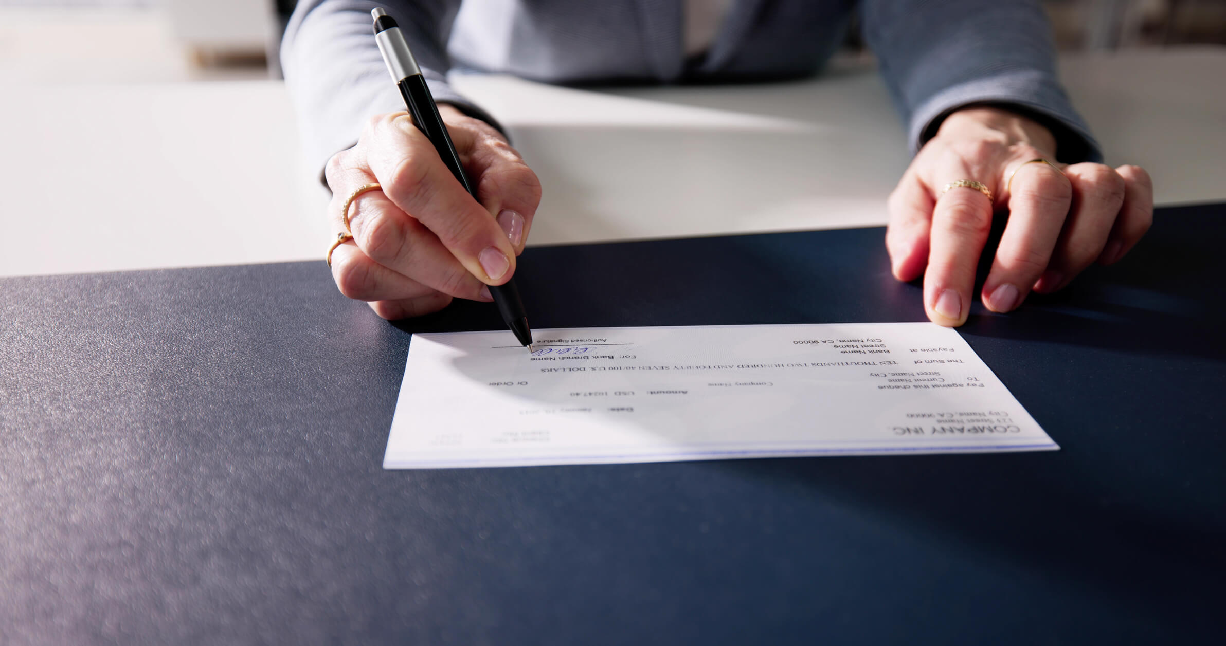 Managing Monthly Expenses When You’re Paid in Cash or Checks