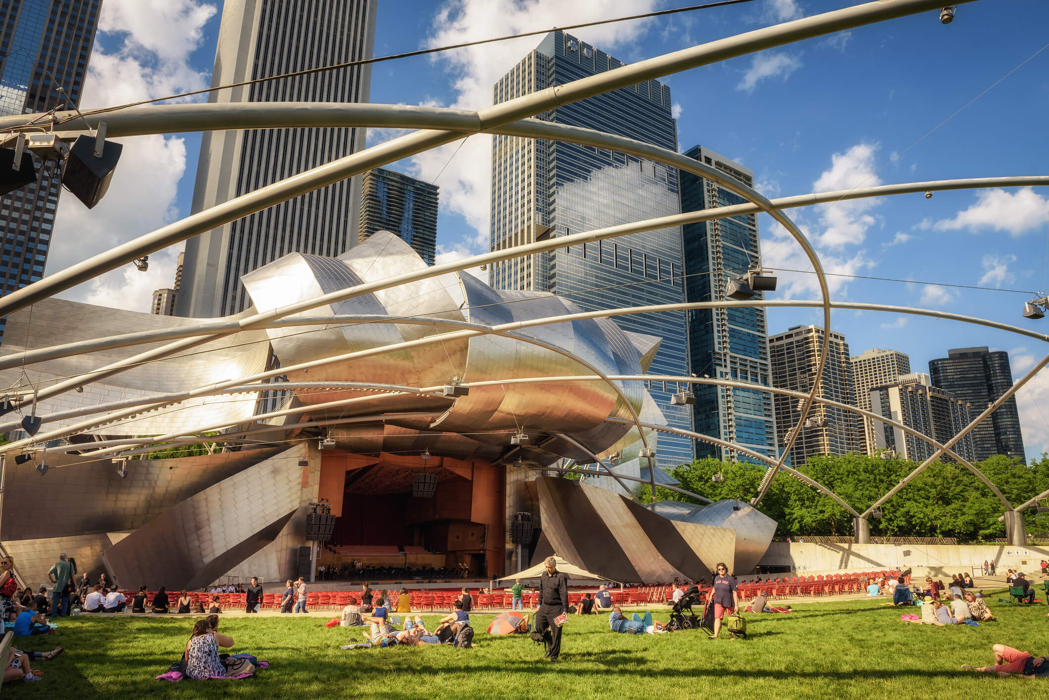 How to Plan Affordable Summer Outings in Chicago